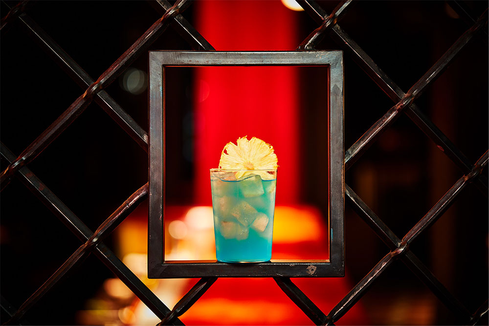 the-grid-bar-cocktail-square-paper-portraits-2020-blue-monday